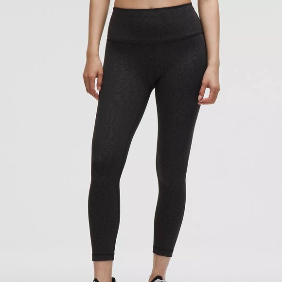 Lululemon Train High-Rise Tight Leggings - Sz 10 - Black Leopard Emboss‎ - Picture 1 of 7